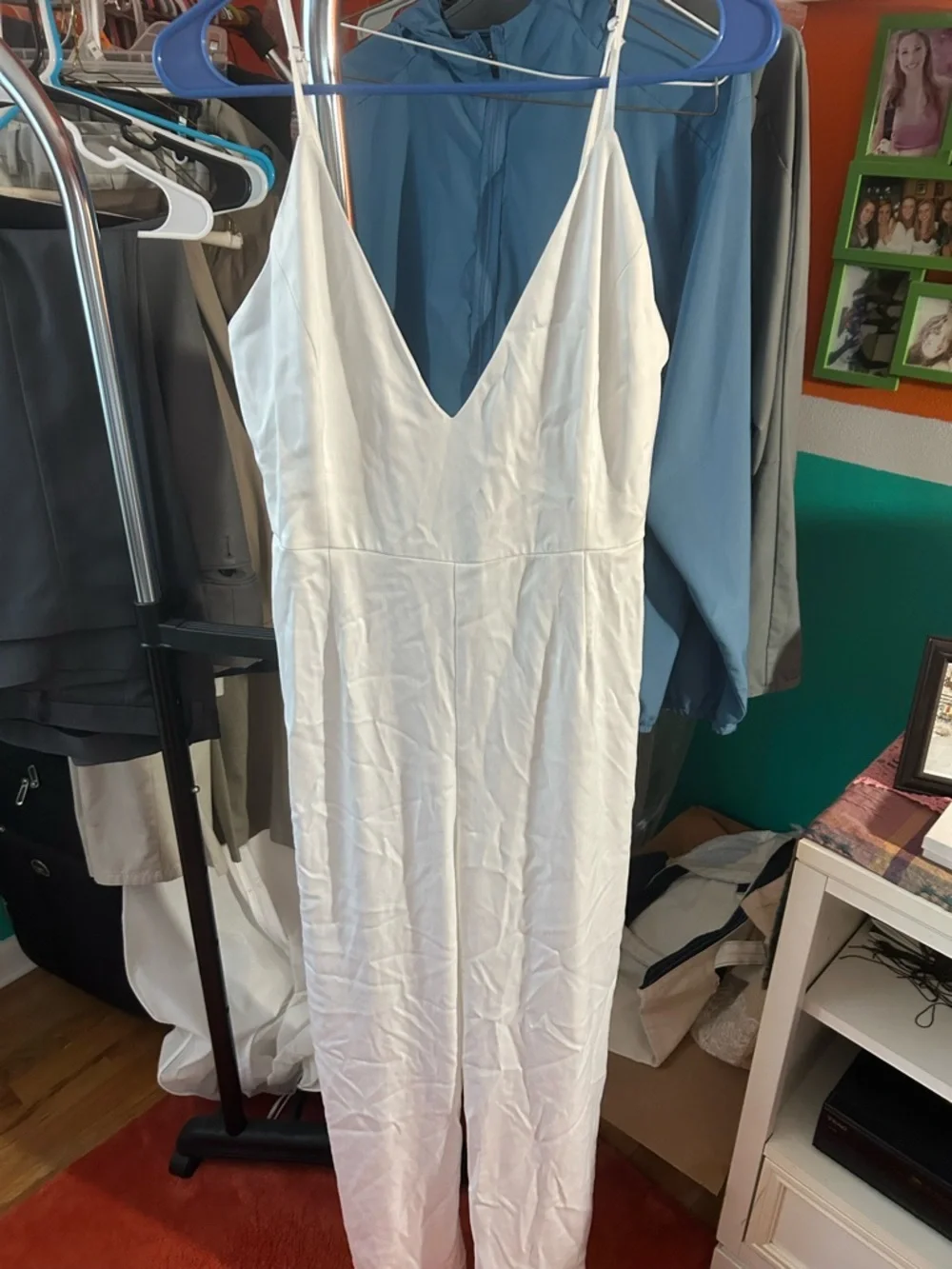Women's White Bow Back V-Neck Wide-Leg Jumpsuit - Picture 7 of 7
